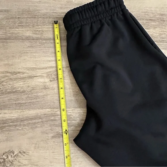 Under Armour Loose Black Sweatpants size Medium - Picture 4 of 5